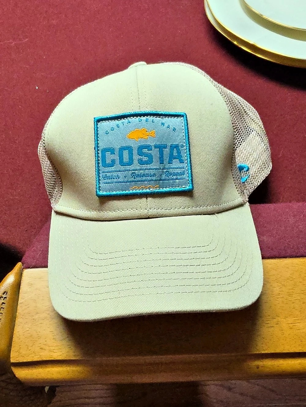 Costa Trucker Hat in Beige Like New